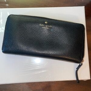 KATE SPADE ♠️ New York Full Size Full Zip Black Leather Wallet EUC